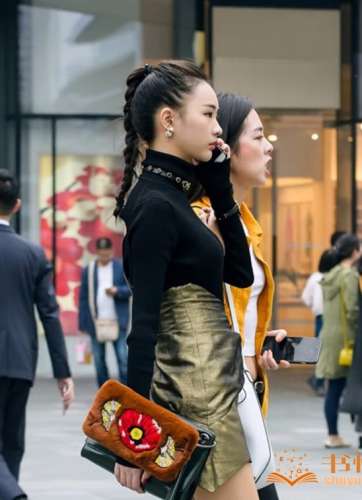 美女就是美女，咋看咋好看